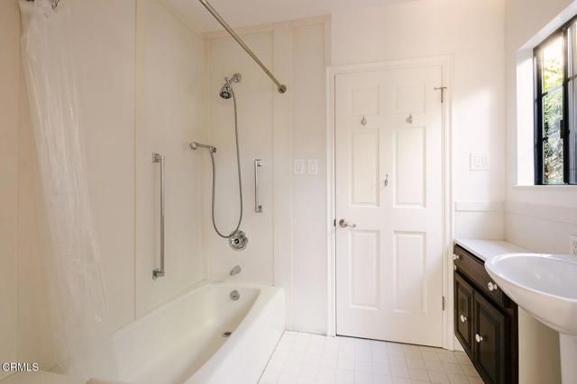 136 S Arden Boulevard, Los Angeles, CA 90004