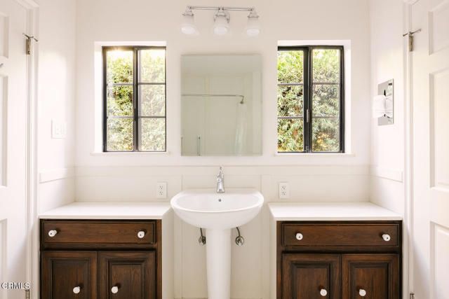 136 S Arden Boulevard, Los Angeles, CA 90004