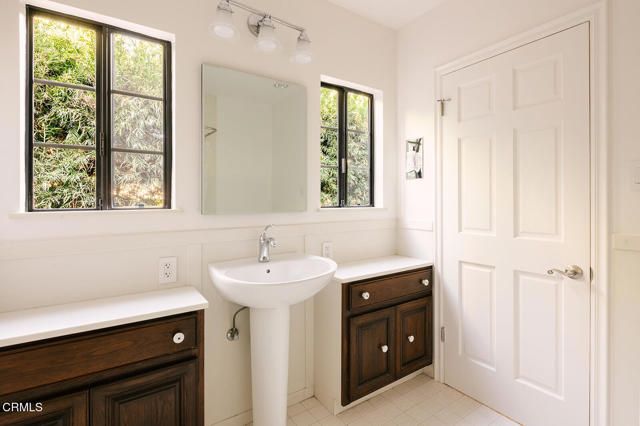 136 S Arden Boulevard, Los Angeles, CA 90004