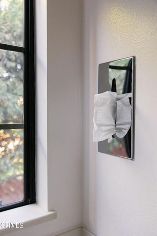 136 S Arden Boulevard, Los Angeles, CA 90004