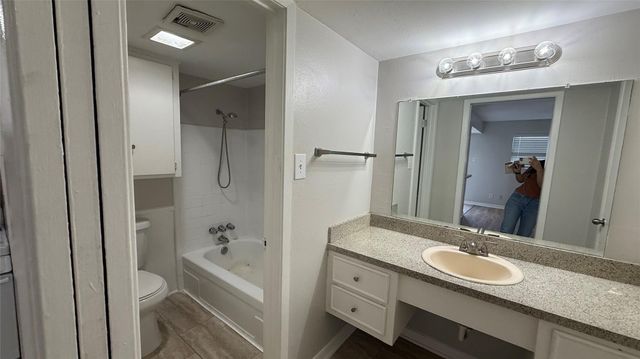 2006 Sul Ross Street 15, Houston, TX 77098