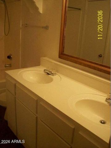 6549 N 44th Avenue, Glendale, AZ 85301