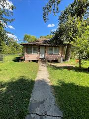 305 Burr Street, Houston, TX 77011