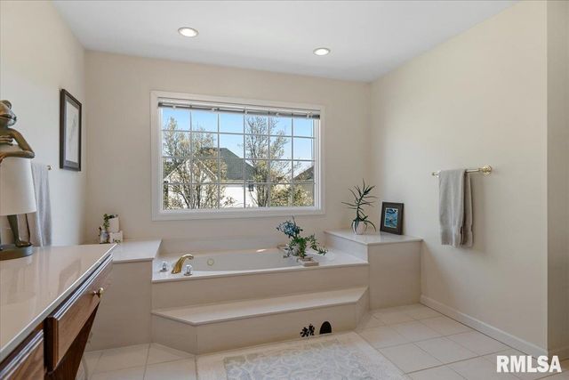 2612 Dickens Drive, Springfield, IL 62711