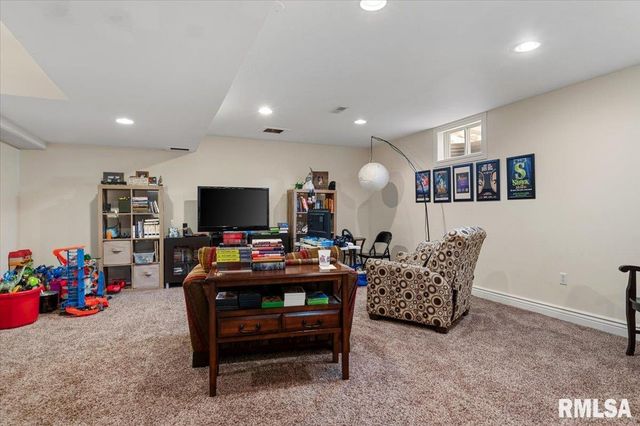 2612 Dickens Drive, Springfield, IL 62711