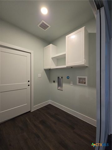 206 Lewis Todd, Blanco, TX 78606