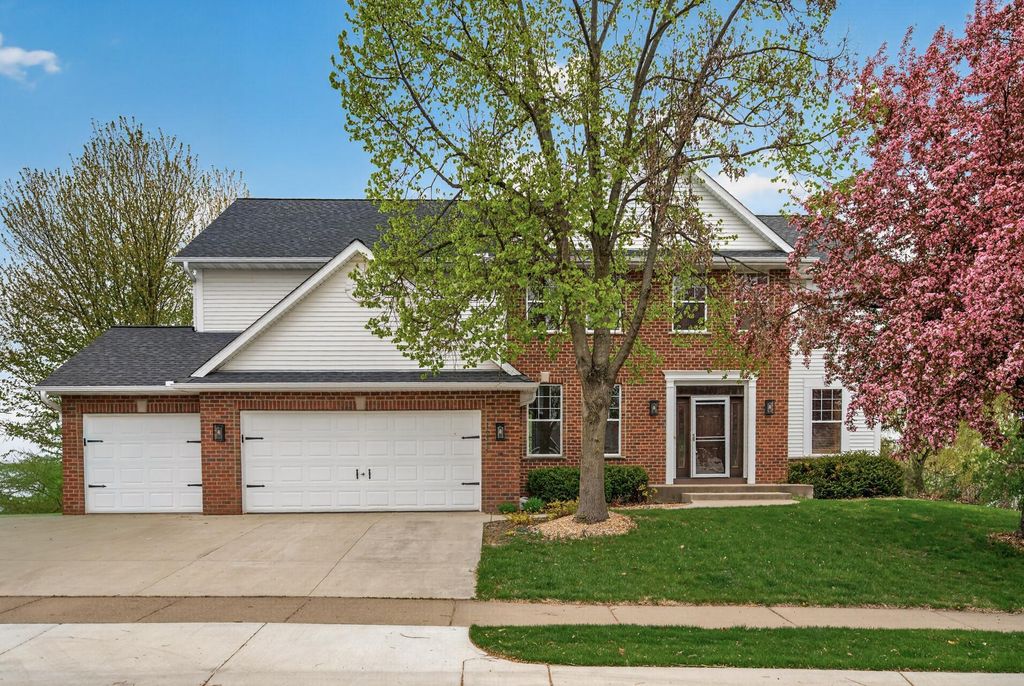 16555 77th Circle N, Maple Grove, MN 55311