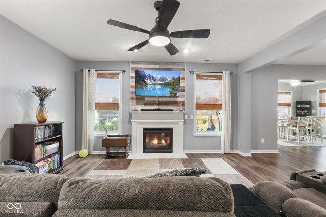 1217 Lucca Drive, Greenwood, IN 46143