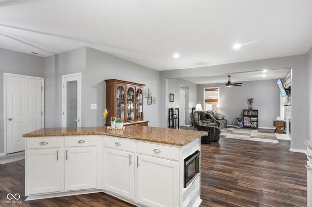 1217 Lucca Drive, Greenwood, IN 46143