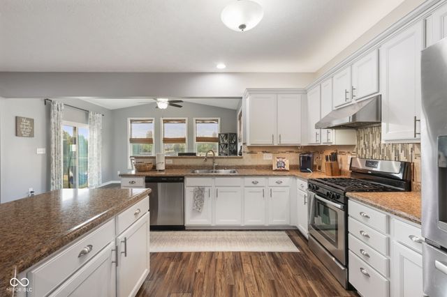 1217 Lucca Drive, Greenwood, IN 46143