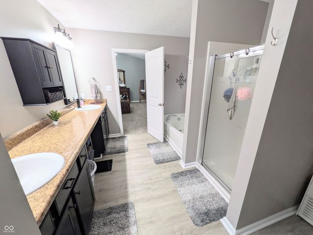 1217 Lucca Drive, Greenwood, IN 46143