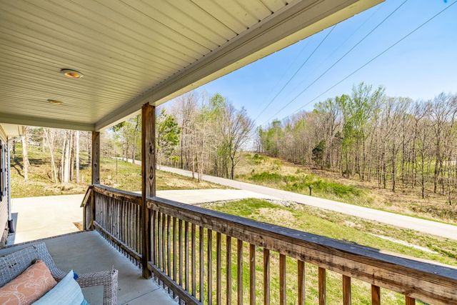 1007 Smiley Troutt Rd, Bethpage, TN 37022