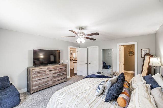 1007 Smiley Troutt Rd, Bethpage, TN 37022
