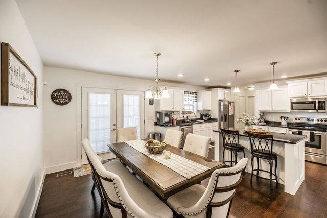 1007 Smiley Troutt Rd, Bethpage, TN 37022