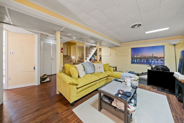 39-41 Donnybrook Rd, Boston, MA 02135