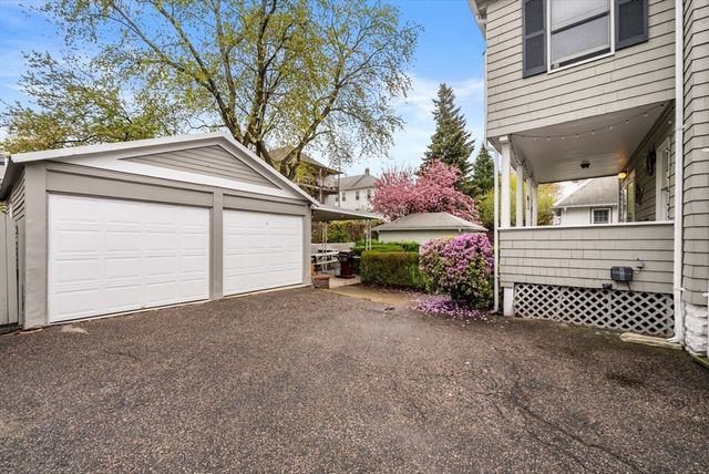 39-41 Donnybrook Rd, Boston, MA 02135