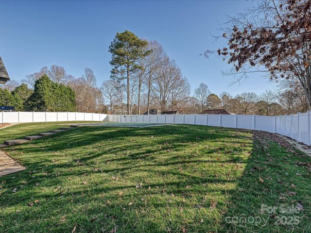 153 Collingswood Road, Mooresville, NC 28117