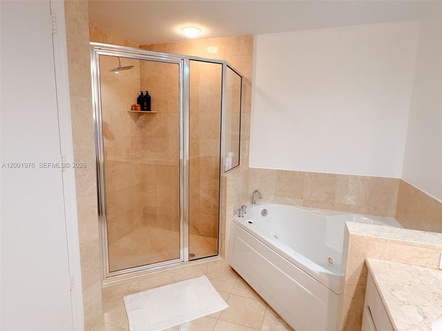 848 Brickell Key Dr 905, Miami, FL 33131