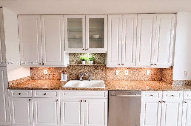 848 Brickell Key Dr 905, Miami, FL 33131