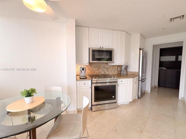 848 Brickell Key Dr 905, Miami, FL 33131