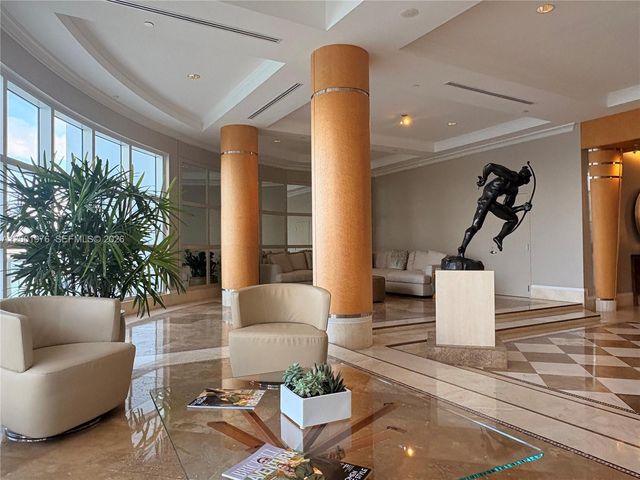 848 Brickell Key Dr 905, Miami, FL 33131