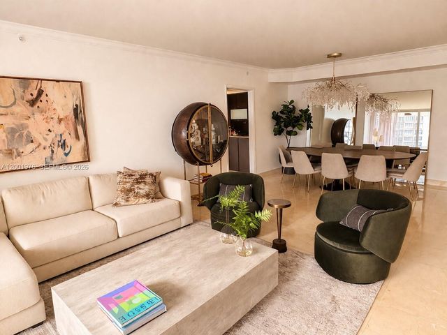 848 Brickell Key Dr 905, Miami, FL 33131