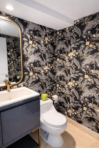 848 Brickell Key Dr 905, Miami, FL 33131