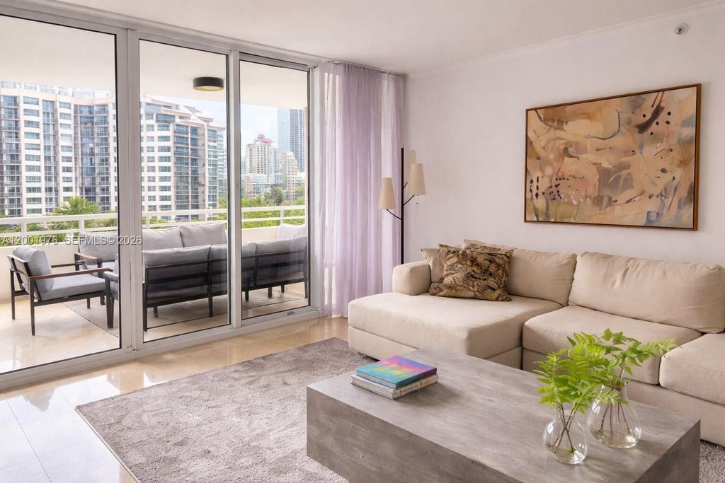 848 Brickell Key Dr 905, Miami, FL 33131