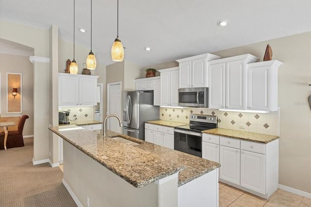 407 PINEWOOD LAKE DRIVE, Venice, FL 34285