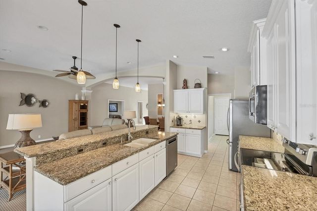 407 PINEWOOD LAKE DRIVE, Venice, FL 34285