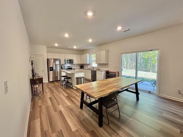 2921 Salinger Way, Gainesville, GA 30507