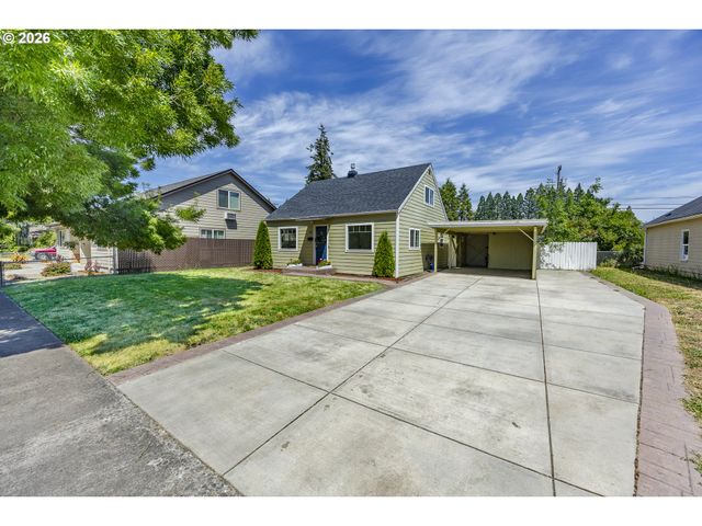 1222 E St, Springfield, OR 97477