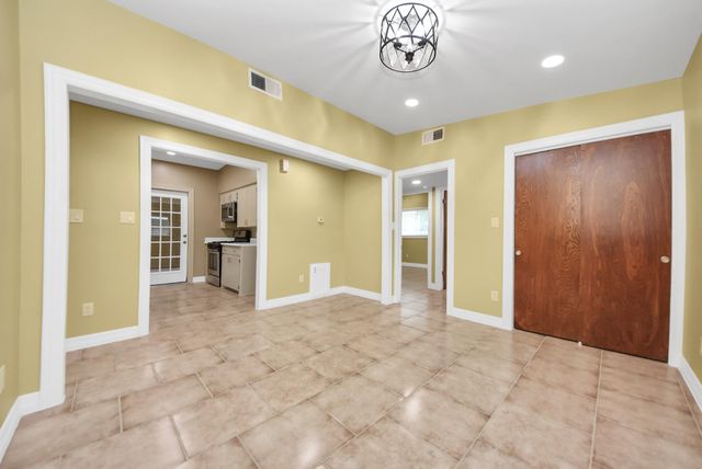 5326 Heatherbrook Drive, Houston, TX 77045