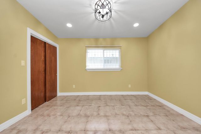 5326 Heatherbrook Drive, Houston, TX 77045
