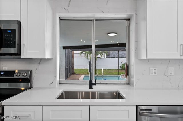 2285 SE 28th ST, Cape Coral, FL 33904