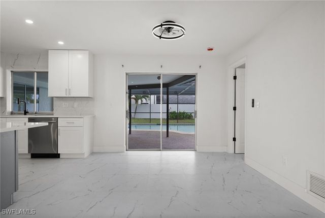 2285 SE 28th ST, Cape Coral, FL 33904