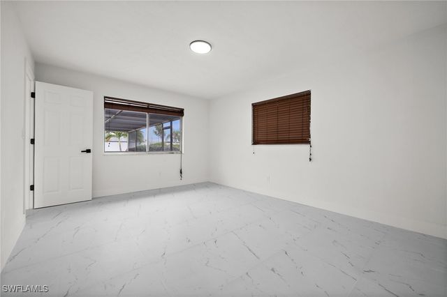 2285 SE 28th ST, Cape Coral, FL 33904