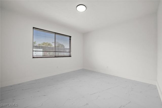 2285 SE 28th ST, Cape Coral, FL 33904