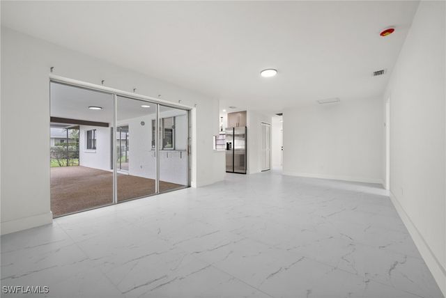 2285 SE 28th ST, Cape Coral, FL 33904