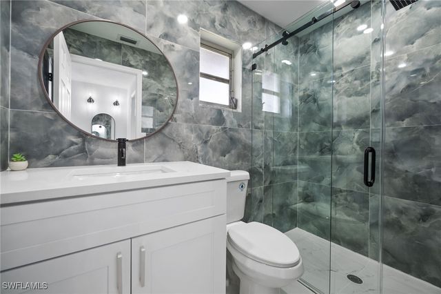 2285 SE 28th ST, Cape Coral, FL 33904