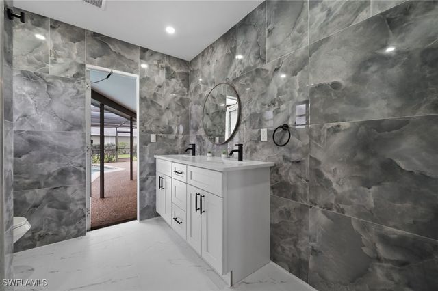 2285 SE 28th ST, Cape Coral, FL 33904