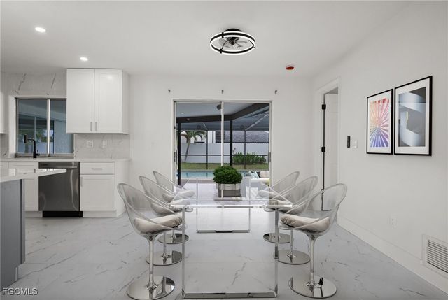 2285 SE 28th ST, Cape Coral, FL 33904