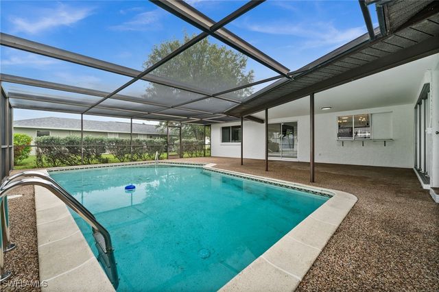 2285 SE 28th ST, Cape Coral, FL 33904