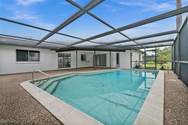 2285 SE 28th ST, Cape Coral, FL 33904