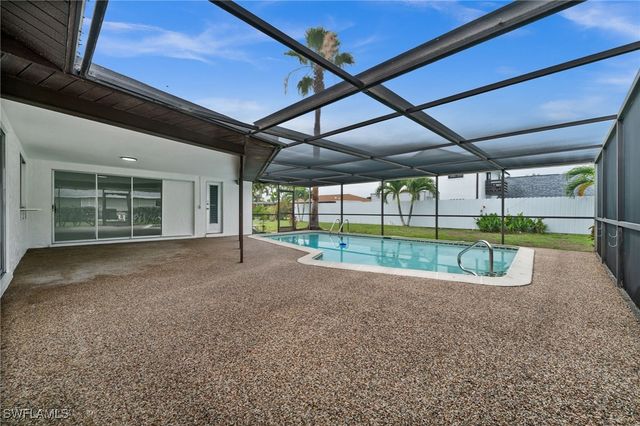 2285 SE 28th ST, Cape Coral, FL 33904