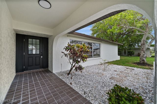 2285 SE 28th ST, Cape Coral, FL 33904