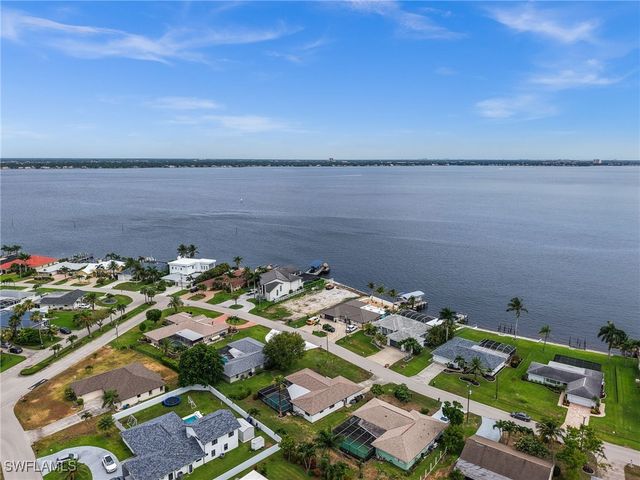 2285 SE 28th ST, Cape Coral, FL 33904