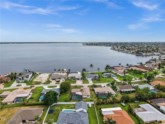 2285 SE 28th ST, Cape Coral, FL 33904