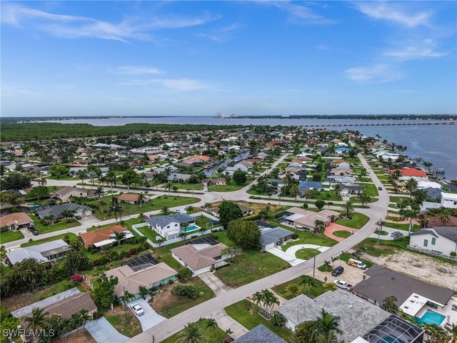2285 SE 28th ST, Cape Coral, FL 33904