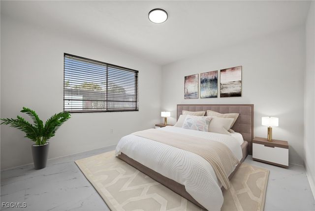 2285 SE 28th ST, Cape Coral, FL 33904